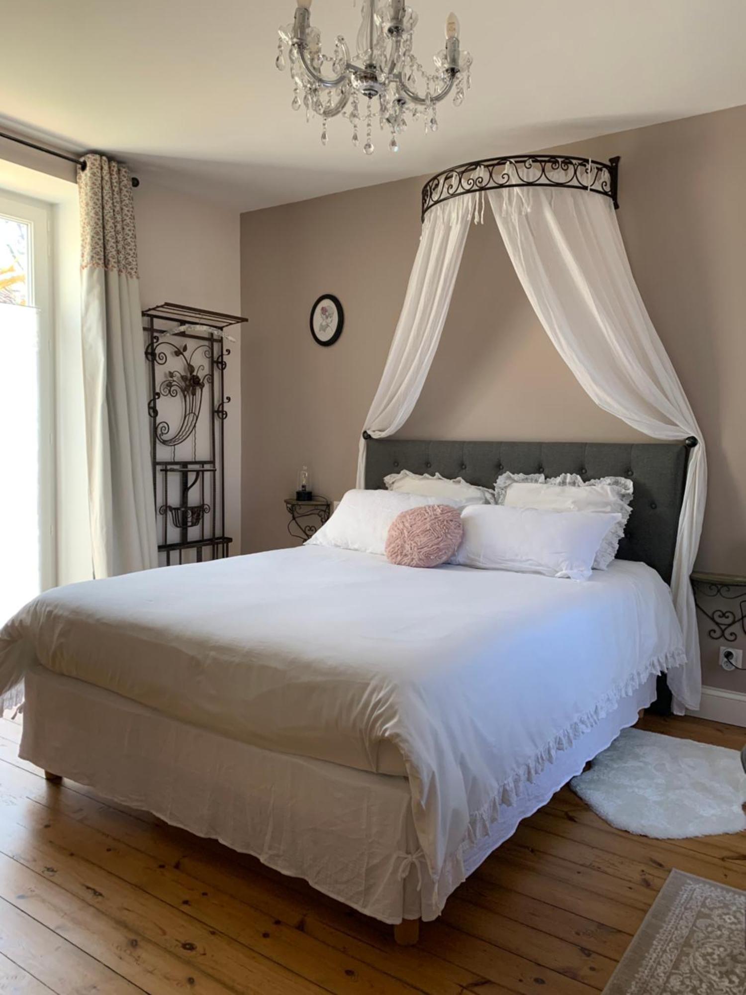 The Cool Lounge A Coulonges - Charente Bed and Breakfast Buitenkant foto