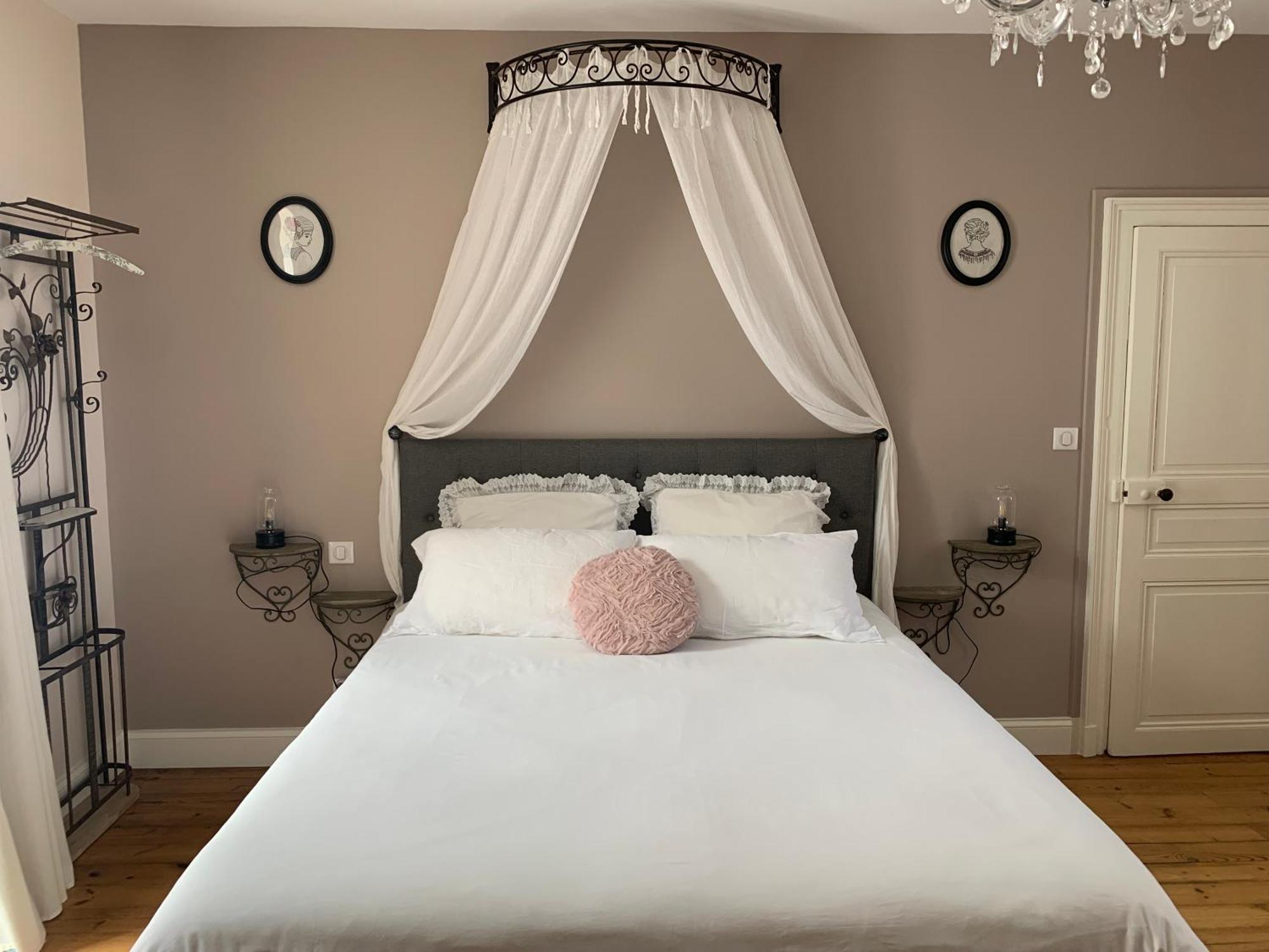 The Cool Lounge A Coulonges - Charente Bed and Breakfast Buitenkant foto